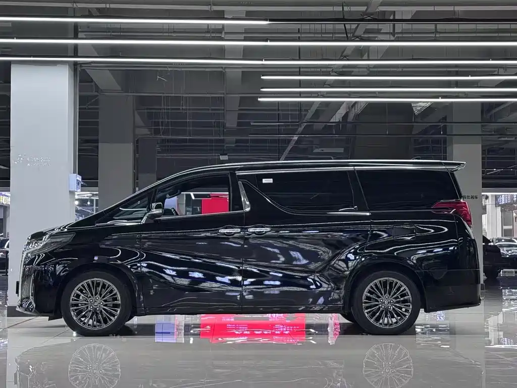 Toyota Alphard 2022 — фото 3