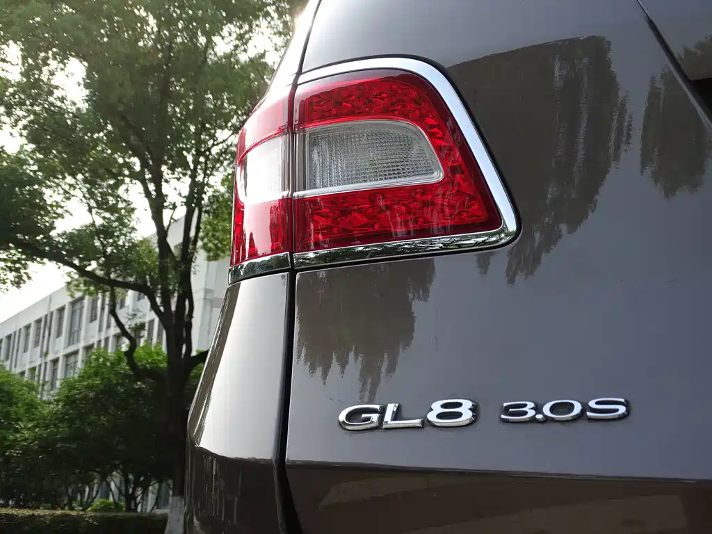 Buick GL8 2011 — фото 10