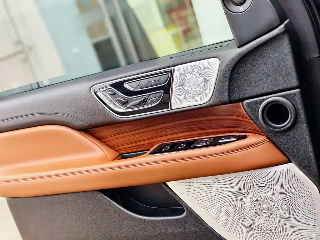 Lincoln Navigator 2019 — фото 15