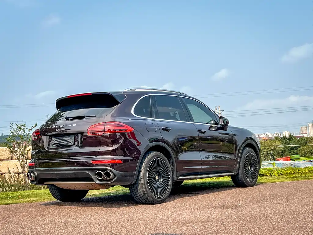 Porsche Cayenne 2016 — фото 7