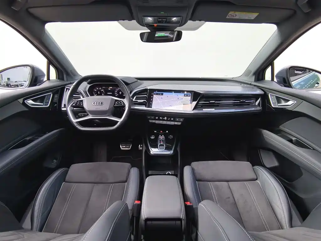 Audi Q4 e-tron 2023 — фото 19