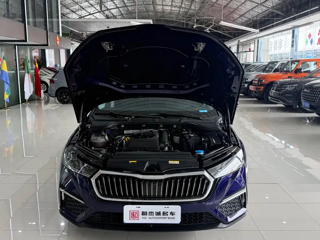 Skoda Octavia 2023 — фото 17