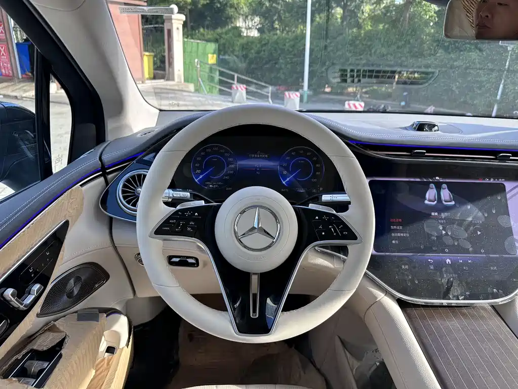 Mercedes-Benz EQS SUV 2026 — фото 11