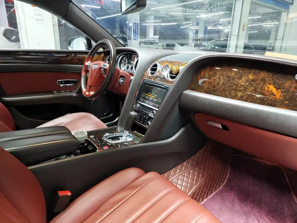 Bentley Flying Spur 2015 — фото 10