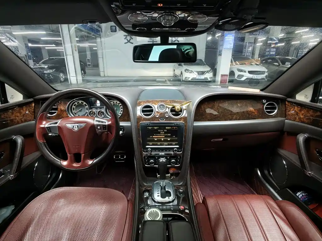 Bentley Flying Spur 2015 — фото 4