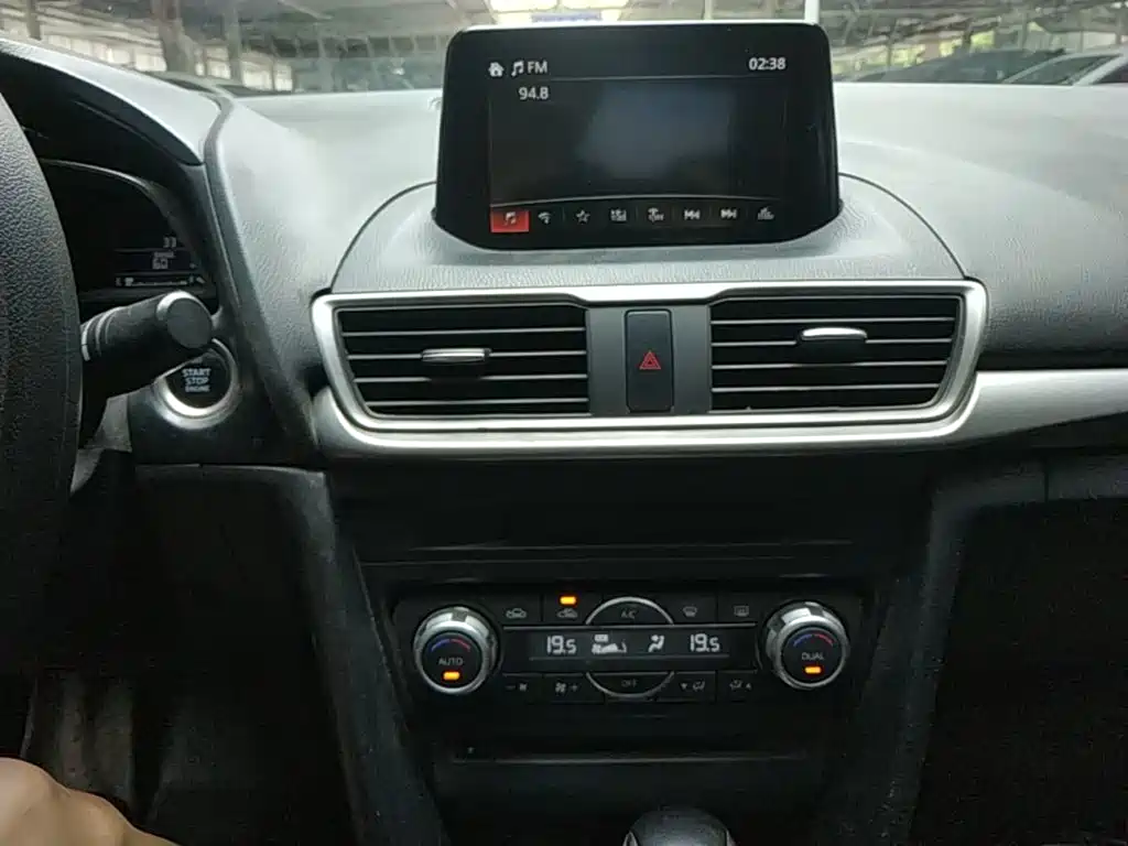 Mazda 3 Angkesela 2018 — фото 13