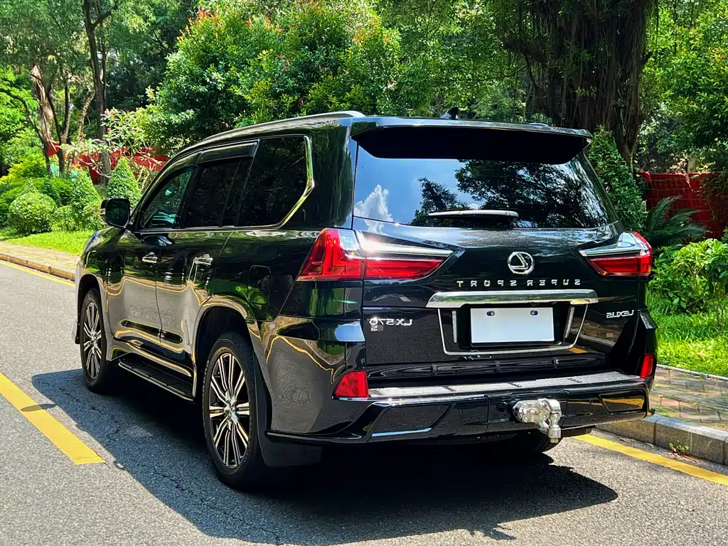 Lexus LX 2019 — фото 17