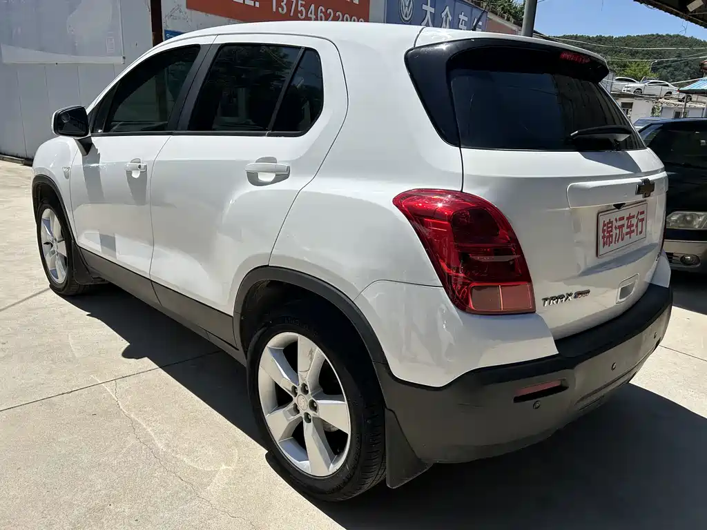 Chevrolet Trax 2015 — фото 9