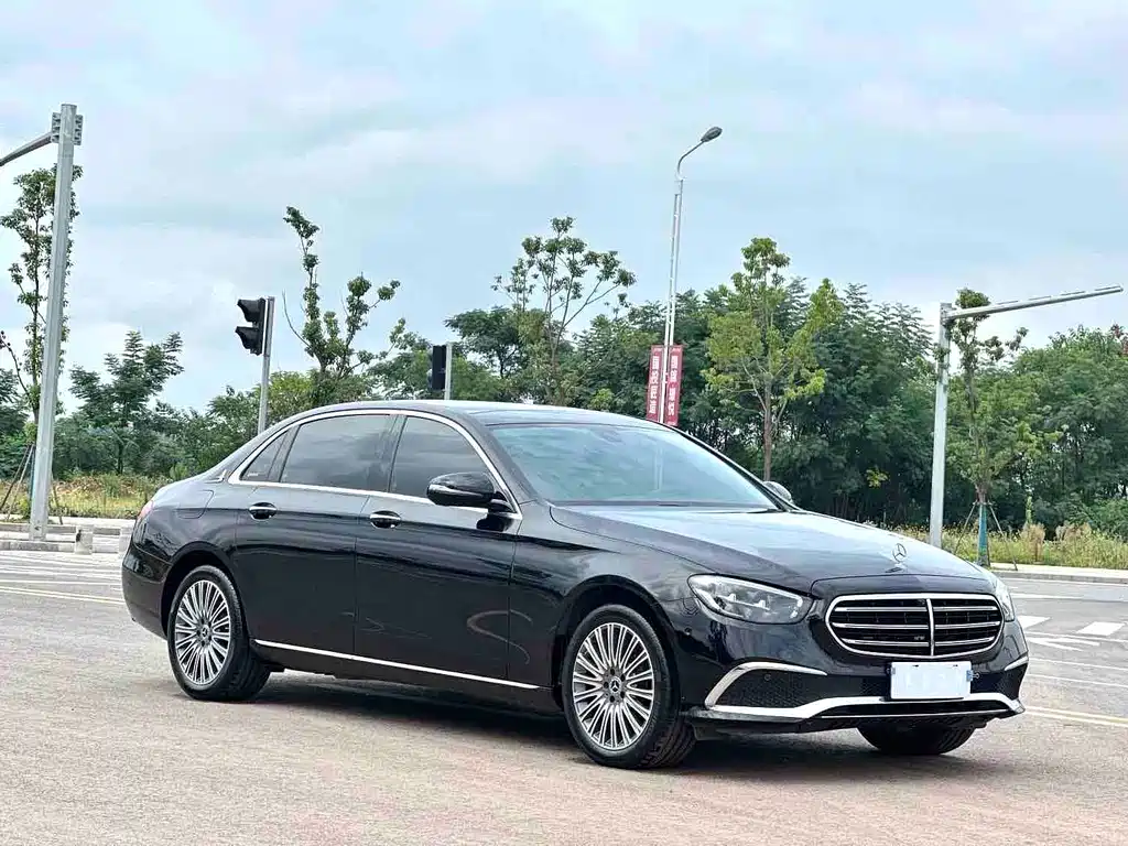 Mercedes-Benz E-Class 2022 — фото 3
