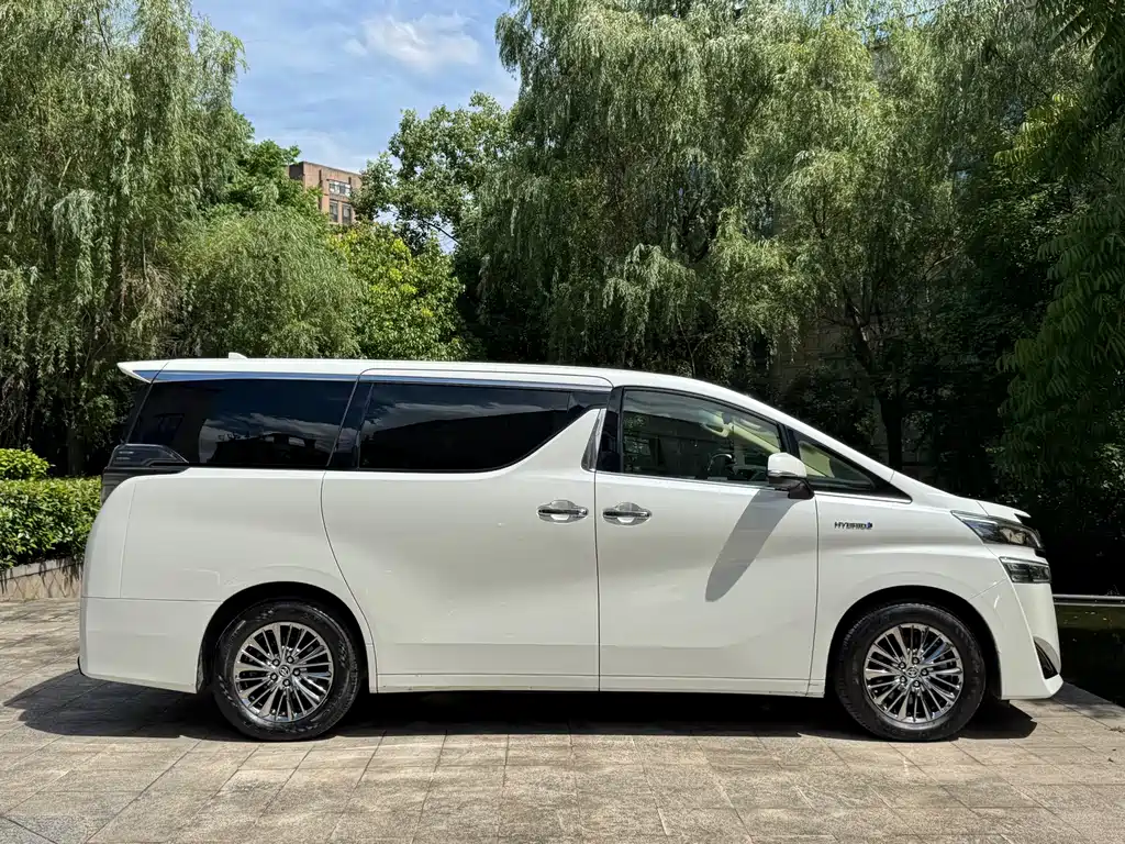 Toyota Vellfire 2021 — фото 8