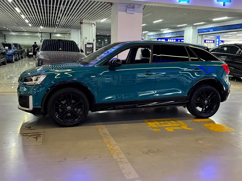 Audi Q2L 2019 — фото 8