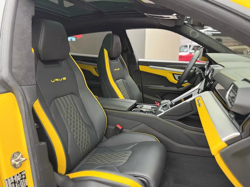 Lamborghini Urus 2023 — фото 16