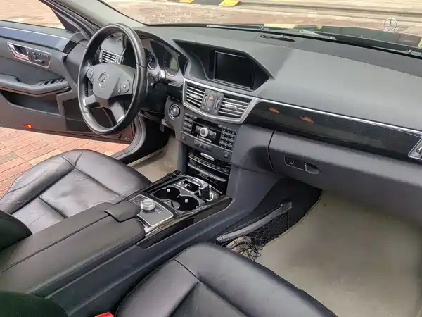 Mercedes-Benz E-Class 2011