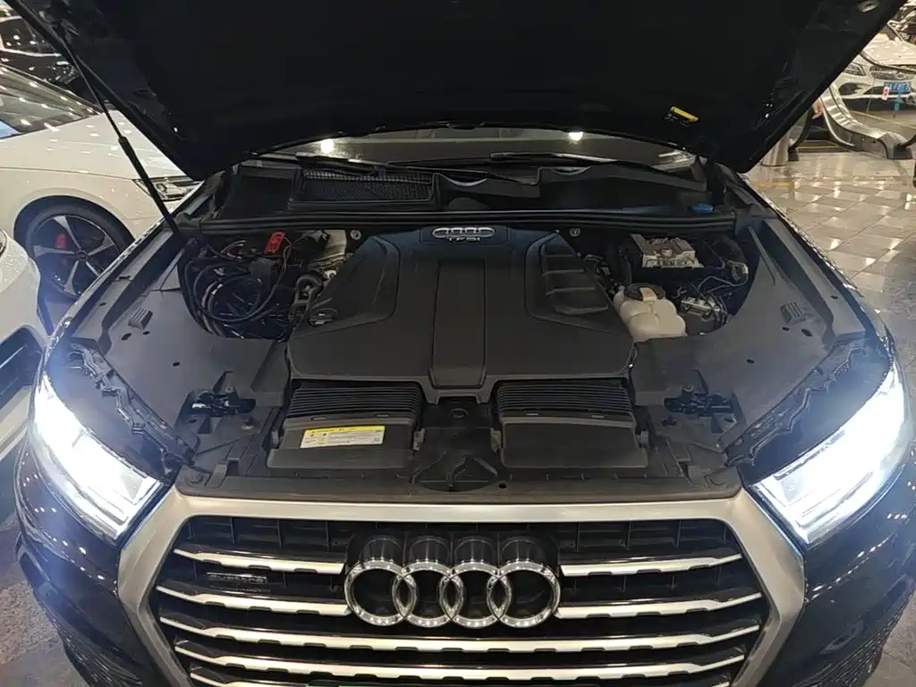 Audi Q7 2019 — фото 20
