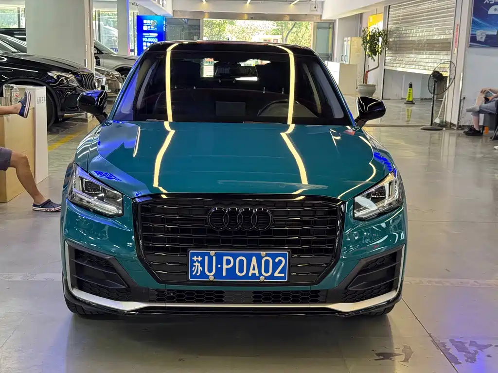 Audi Q2L 2019