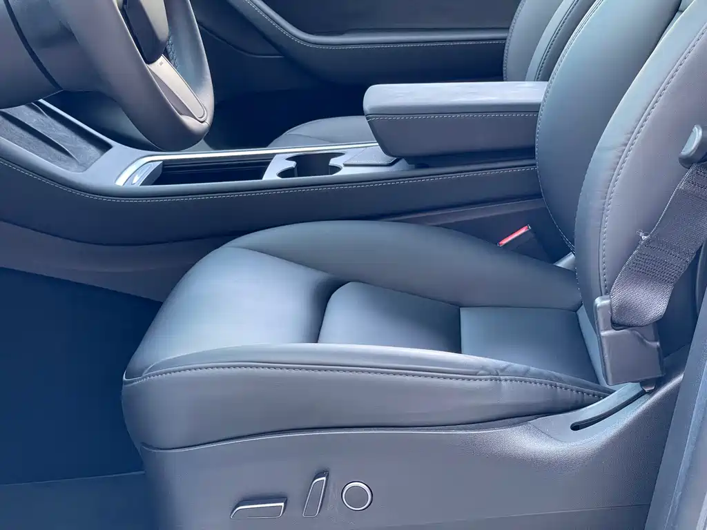 Tesla Model Y 2023 — фото 13