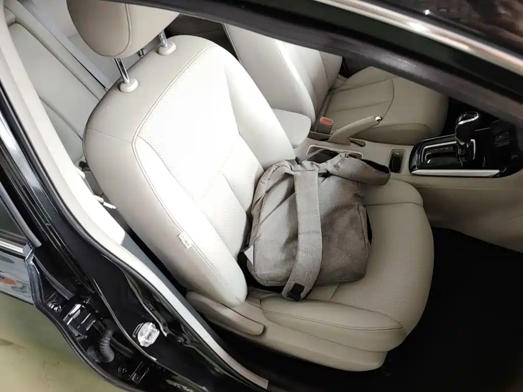 Nissan Sylphy 2018 — фото 25
