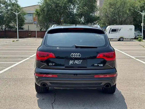 Audi Q7 2015
