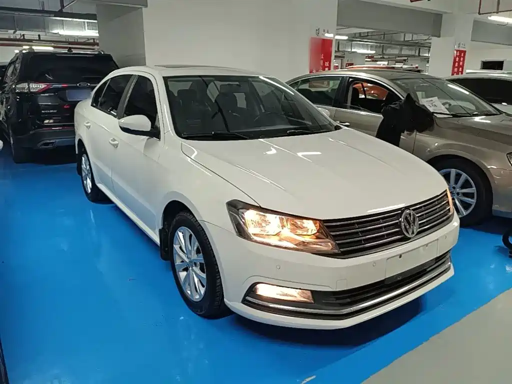 Volkswagen Lavida 2017 — фото 4