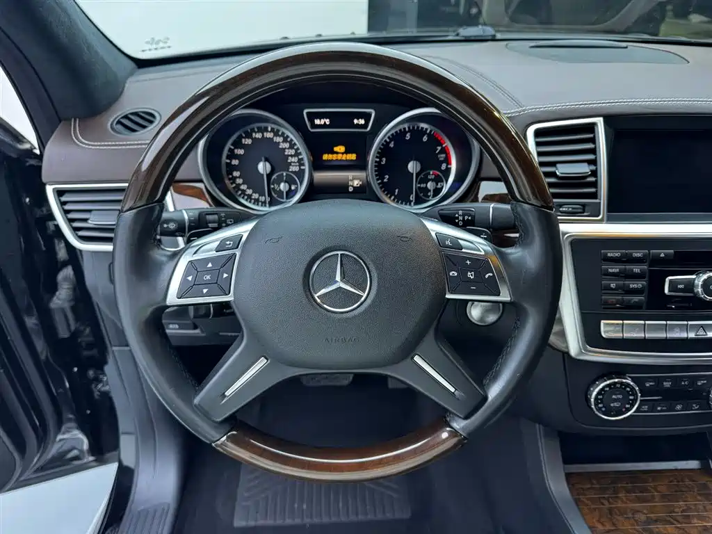Mercedes-Benz GL-Class 2015 — фото 13