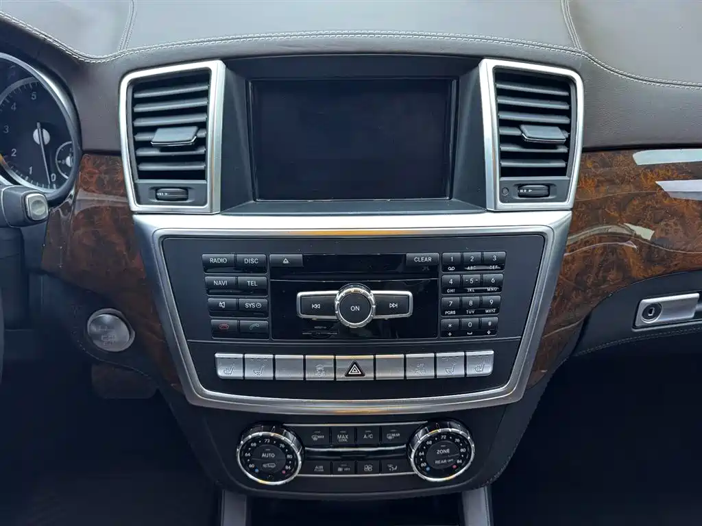 Mercedes-Benz GL-Class 2015 — фото 14