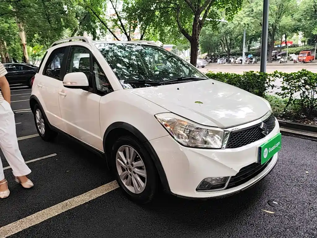 Suzuki SX4 2014 — фото 4