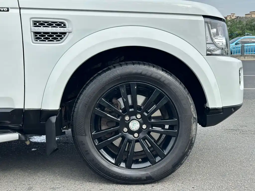 Land Rover Discovery 2014 — фото 20