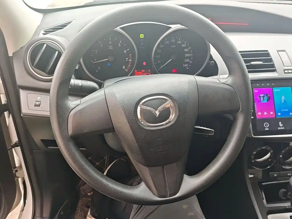Mazda 3 Xingcheng 2015 — фото 11