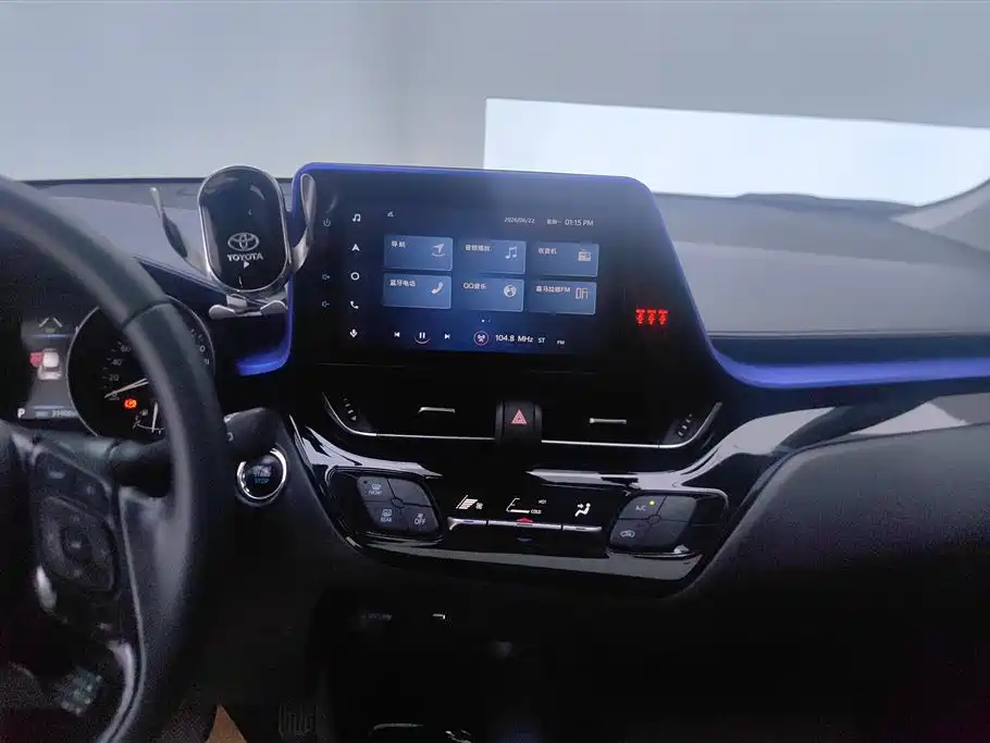 Toyota C-HR 2022 — фото 13