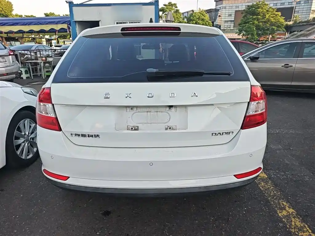 Skoda Rapid Spaceback 2019 — фото 6