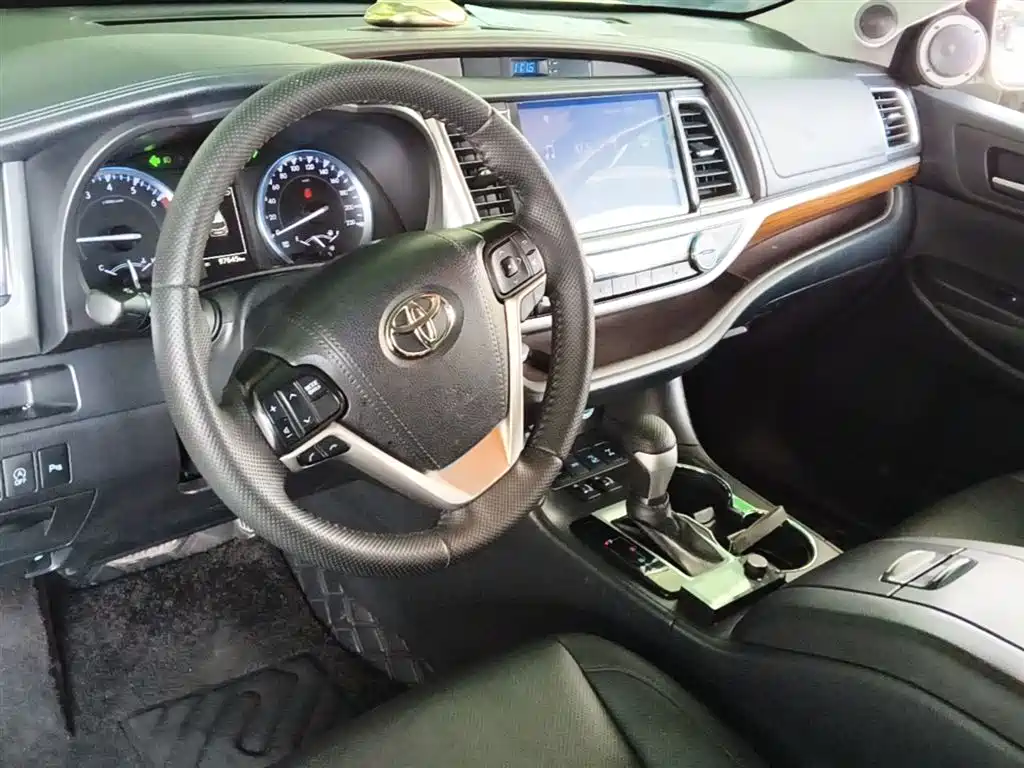 Toyota Highlander 2019 — фото 10
