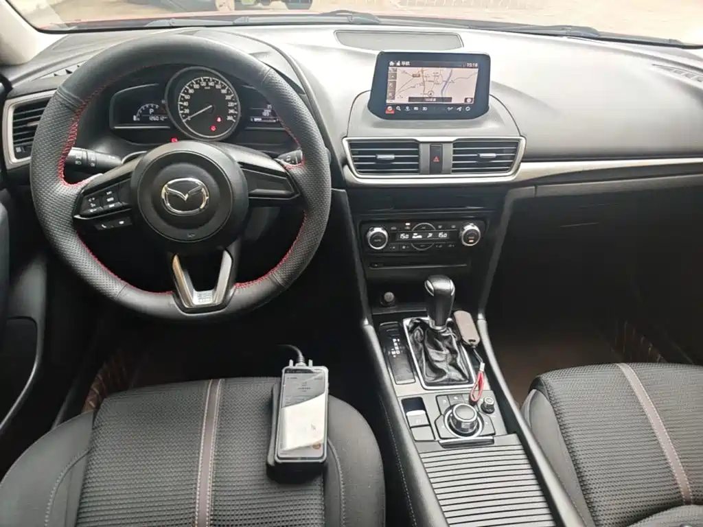 Mazda 3 Angkesela 2018 — фото 10
