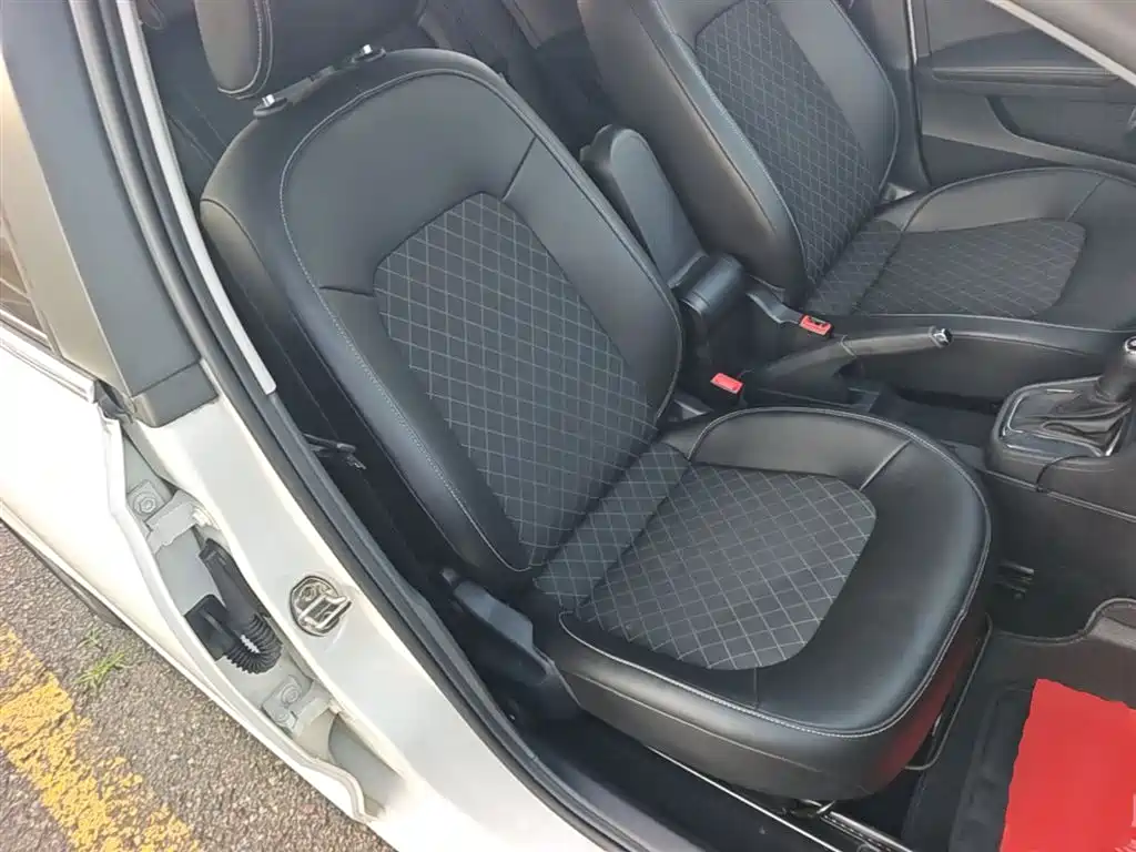 Skoda Rapid Spaceback 2019 — фото 25