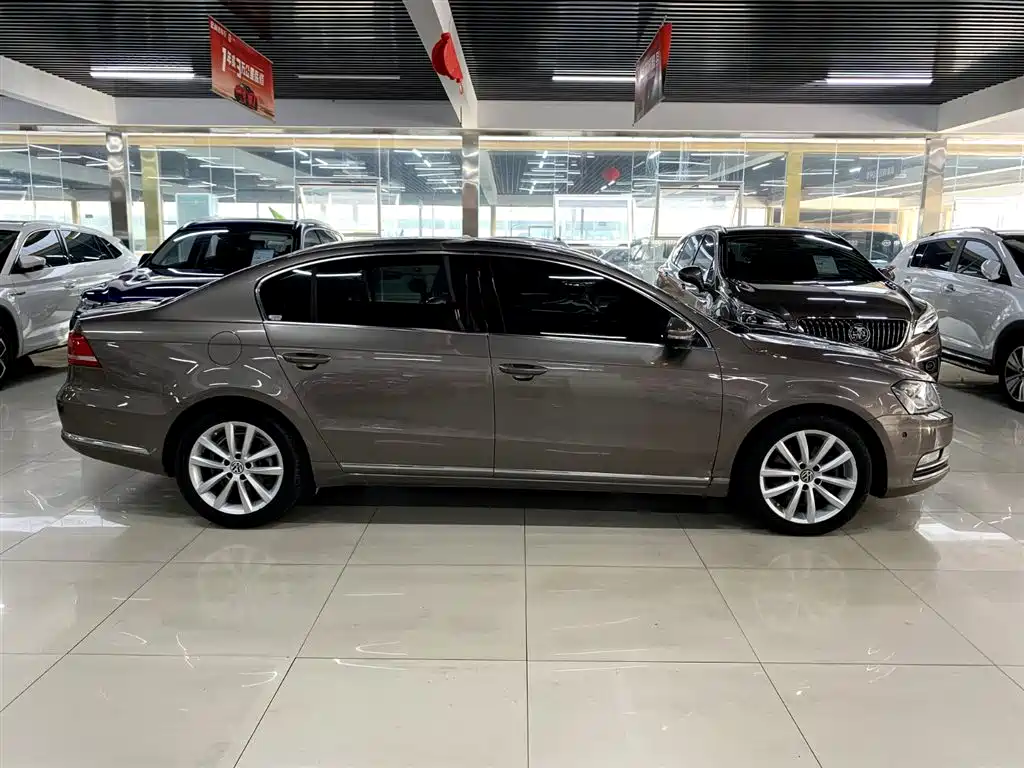Volkswagen Magotan 2013