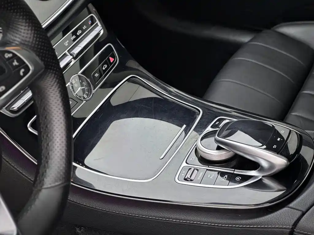 Mercedes-Benz E-Class 2017 — фото 9