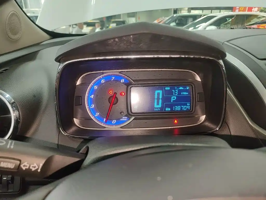 Chevrolet Trax 2015 — фото 12