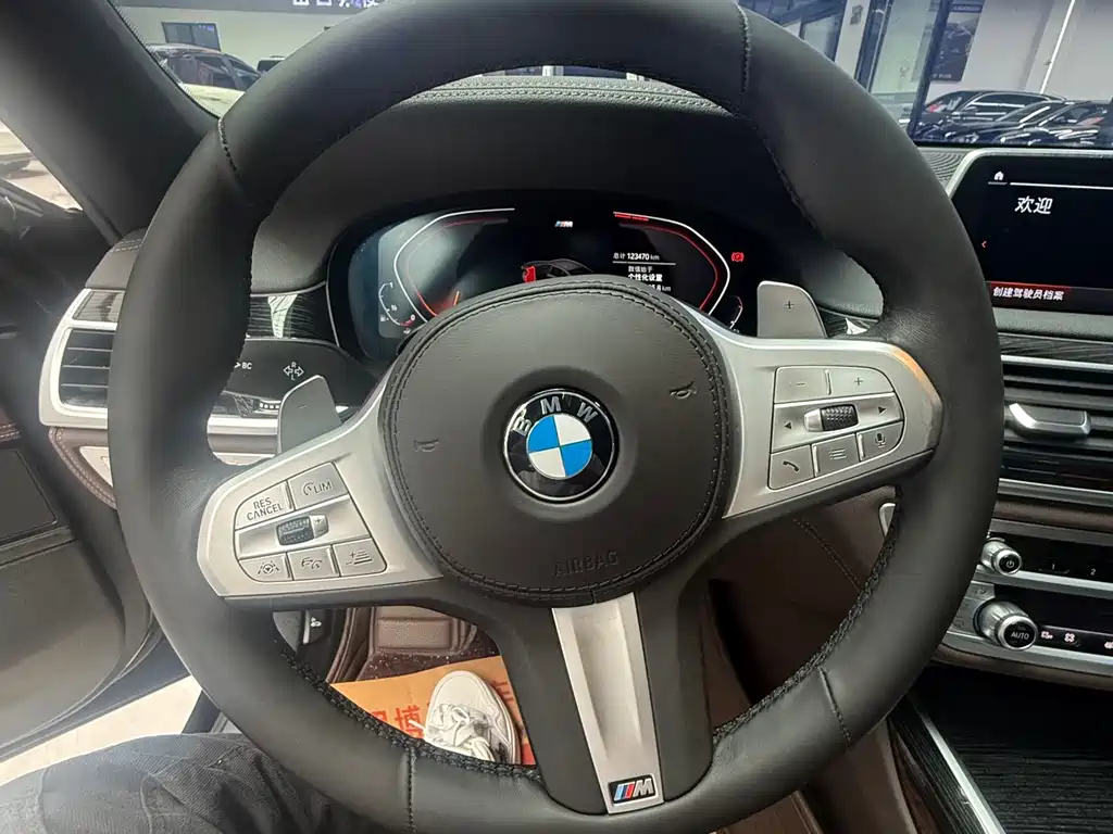 BMW 7 Series 2018 — фото 9