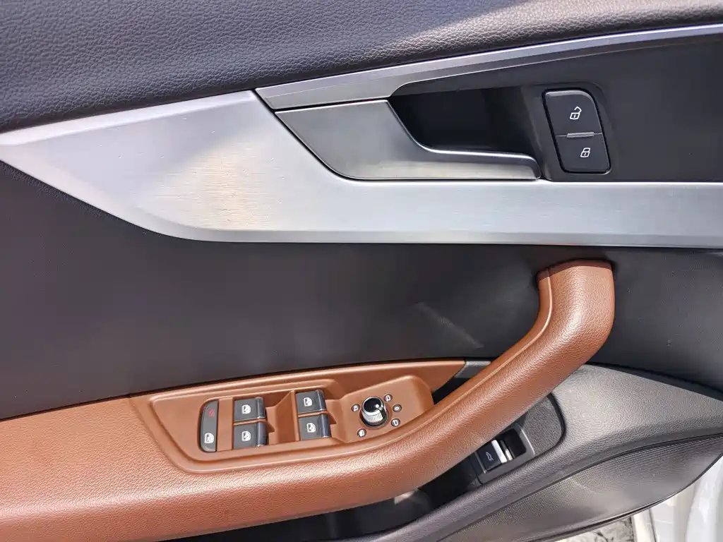 Audi A4L 2018 — фото 18