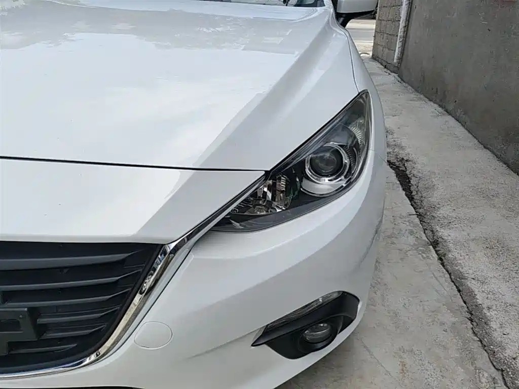 Mazda 3 Axela 2016 — фото 24