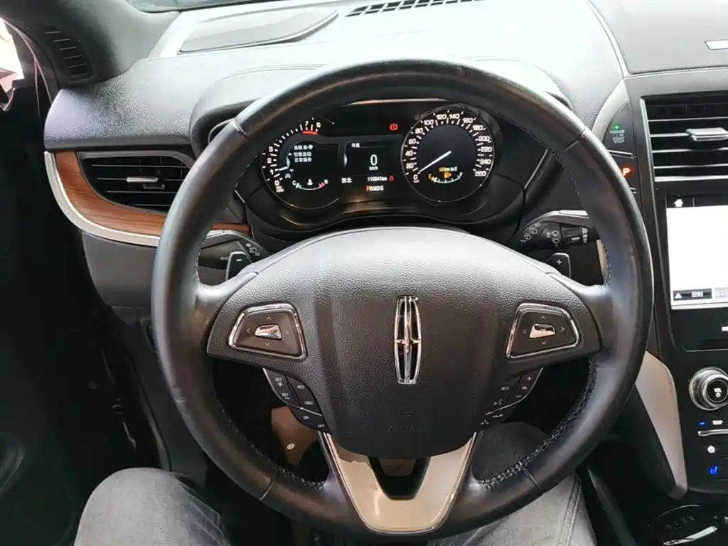 Lincoln MKC 2019 — фото 11