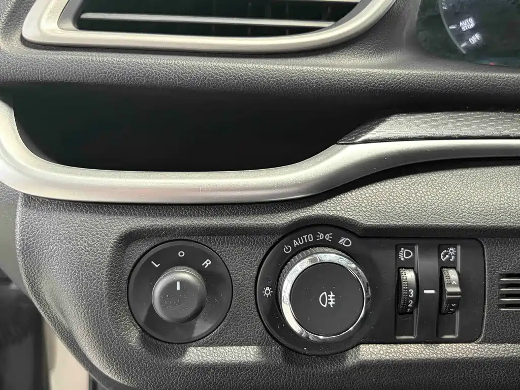 Buick Excelle 2019 — фото 14
