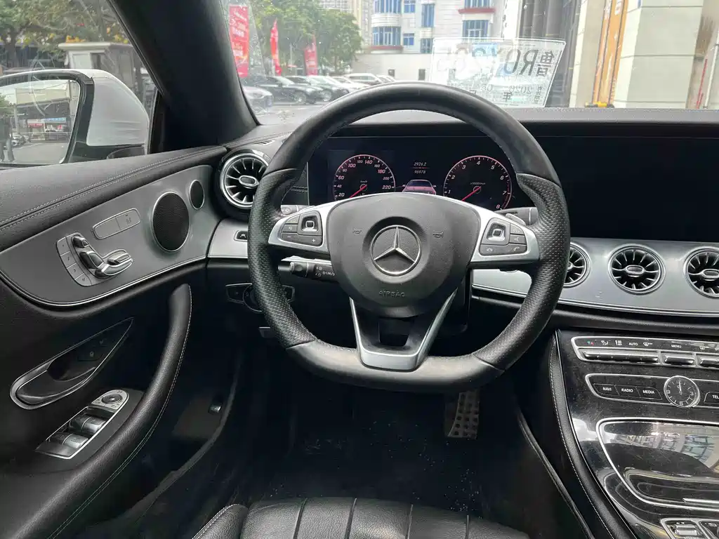 Mercedes-Benz E-Class 2017 — фото 9