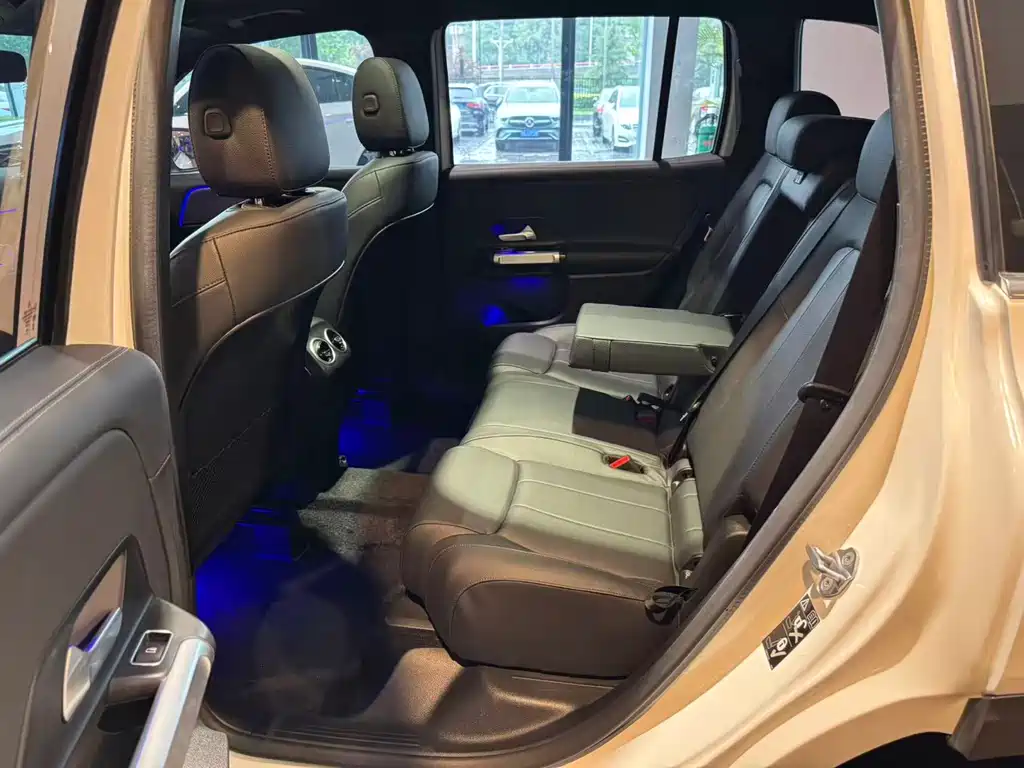 Mercedes-Benz GLB 2023