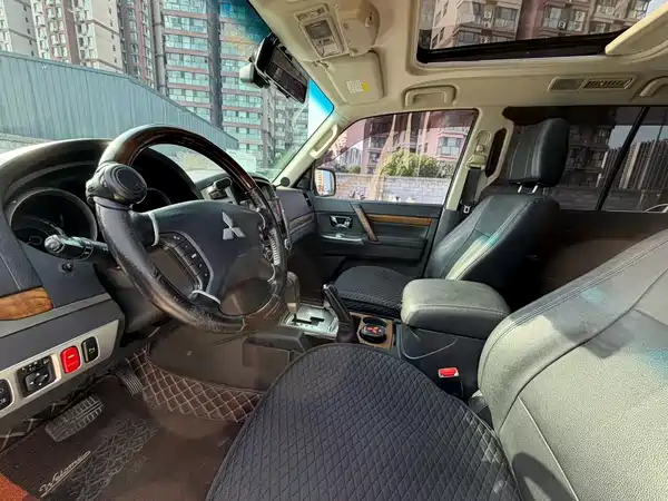 Mitsubishi Pajero 2018