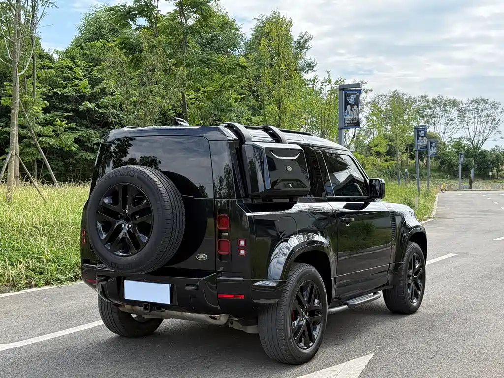 Land Rover Defender 2024 — фото 14