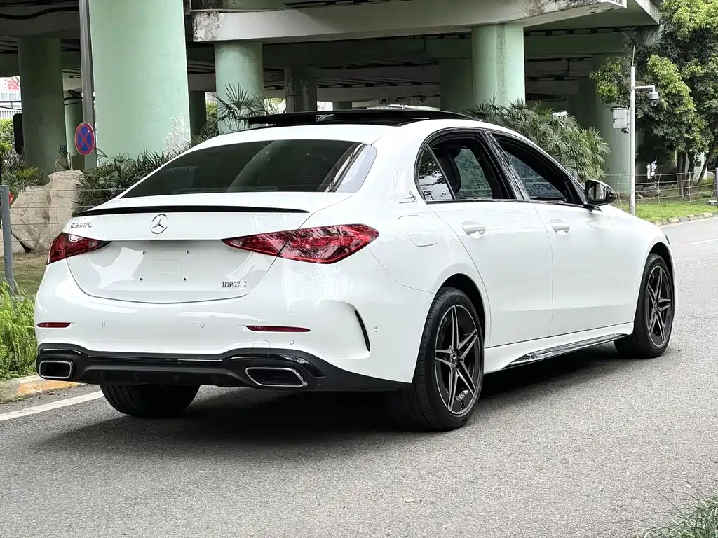 Mercedes-Benz C-Class 2023 — фото 18