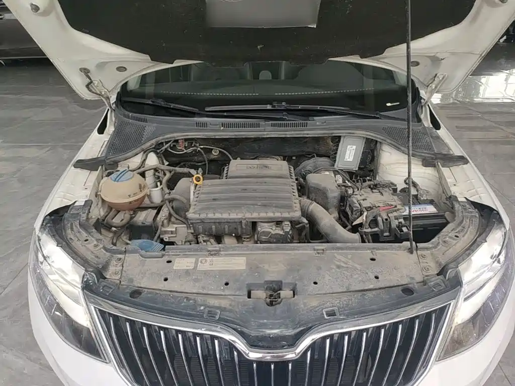 Skoda Rapid 2018 — фото 20