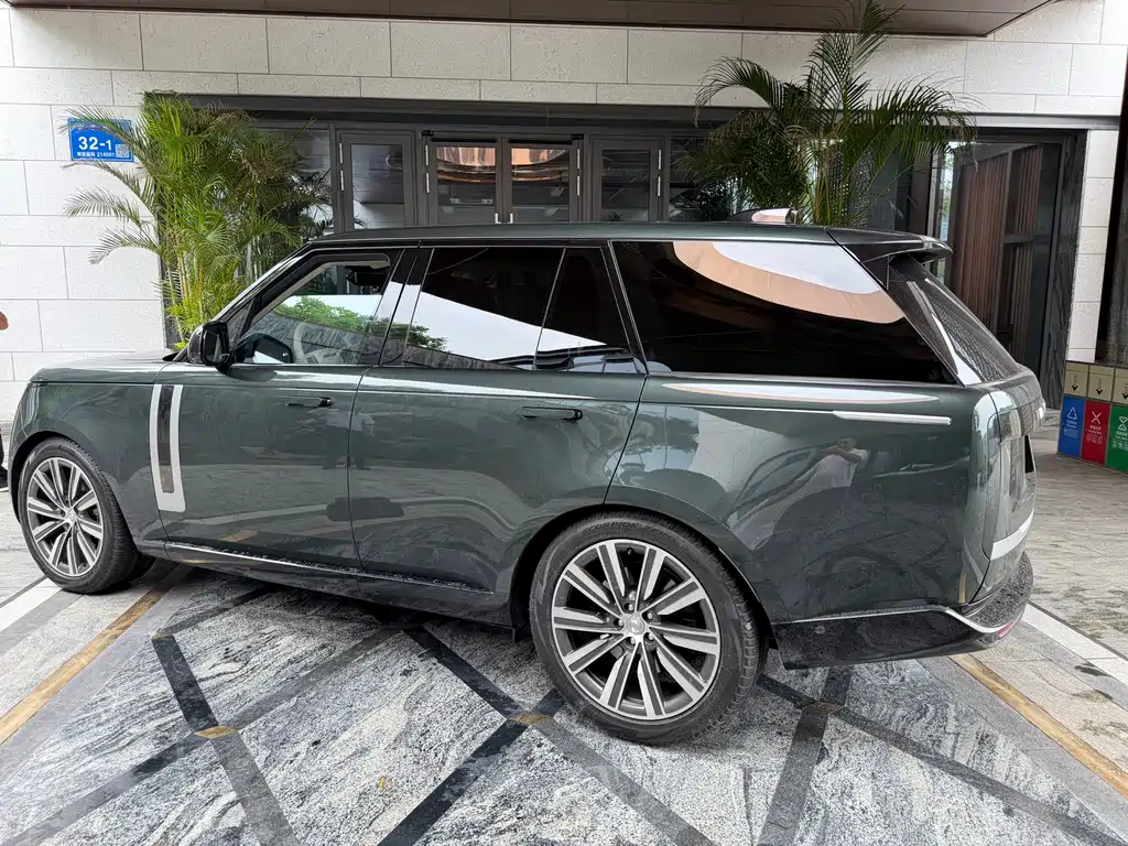 Land Rover Range Rover 2024 — фото 16