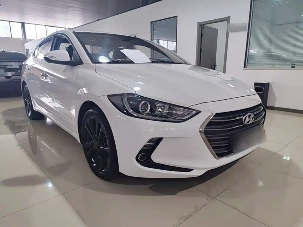 Hyundai Elantra 2019 — фото 4