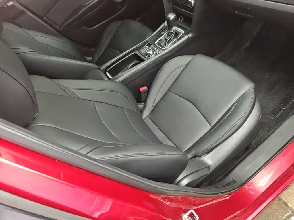 Mazda 3 Axela 2018 — фото 25